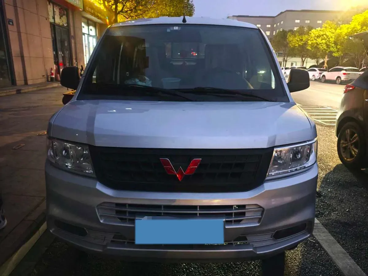 2019 WuLing RongGuang New Truck 1.5L 107HP L4 5MT,autocango,china used car exporter,china ev exporter,chinese used car exporter,chinese used ev exporter