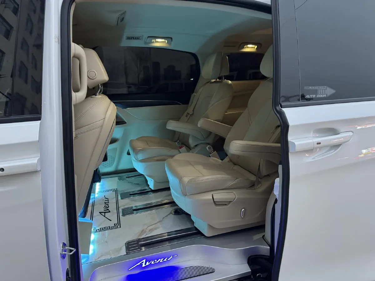 2023 Buick GL8 2.0T 237HP L4 9AT,autocango,china used car exporter,china ev exporter,chinese used car exporter,chinese used ev exporter