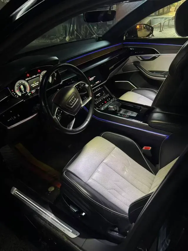 2021 Audi A8 3.0T 340HP V6 8AT,autocango,china used car exporter,china ev exporter,chinese used car exporter,chinese used ev exporter