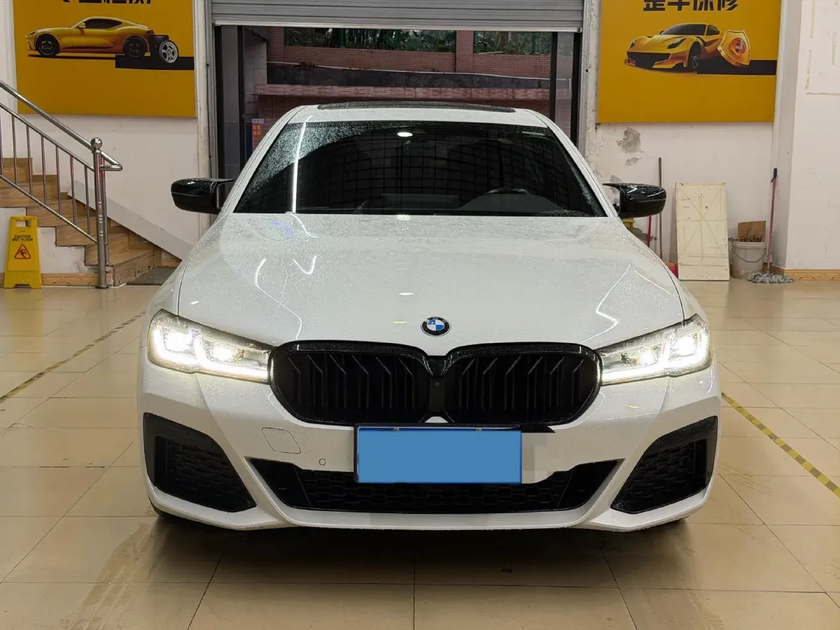 2022 BMW 5 Series 2.0T 252HP L4 8AT,autocango,china used car exporter,china ev exporter,chinese used car exporter,chinese used ev exporter