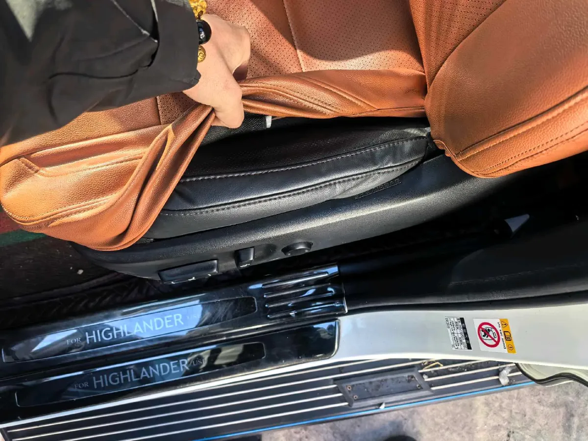 2021 Toyota Highlander 2.0T 220HP L4 6AT,autocango,china used car exporter,china ev exporter,chinese used car exporter,chinese used ev exporter