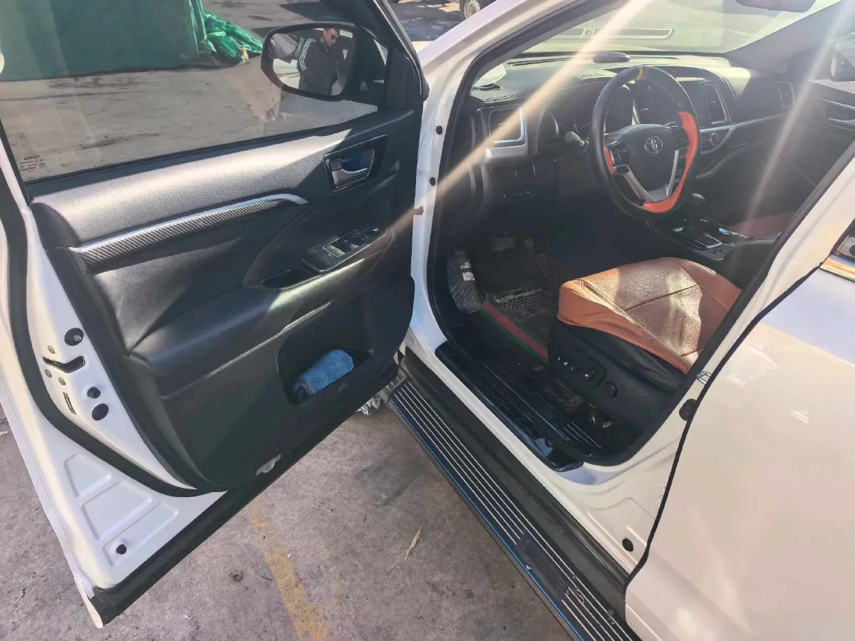 2021 Toyota Highlander 2.0T 220HP L4 6AT,autocango,china used car exporter,china ev exporter,chinese used car exporter,chinese used ev exporter