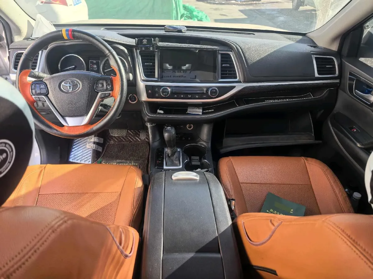 2021 Toyota Highlander 2.0T 220HP L4 6AT,autocango,china used car exporter,china ev exporter,chinese used car exporter,chinese used ev exporter