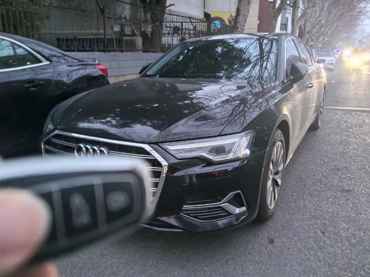 2023 Audi A6L 2.0T 245HP L4 7DCT,autocango,china used car exporter,china ev exporter,chinese used car exporter,chinese used ev exporter