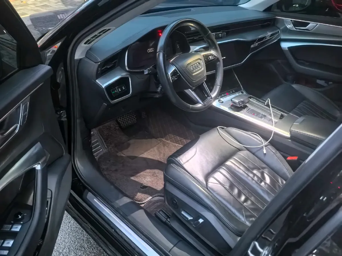 2023 Audi A6L 2.0T 245HP L4 7DCT,autocango,china used car exporter,china ev exporter,chinese used car exporter,chinese used ev exporter