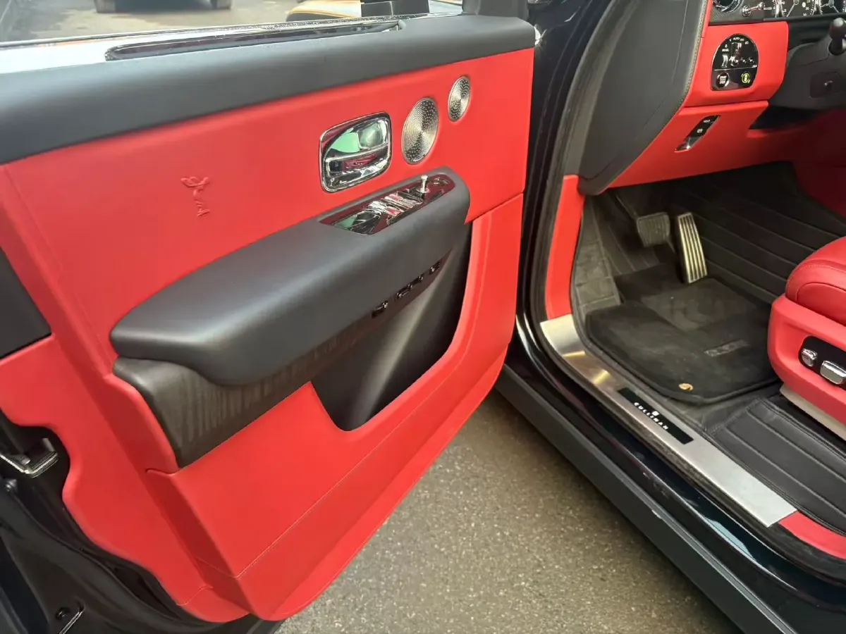 2018 Rolls-Royce Cullinan 6.7T 571HP V12 8AT,autocango,china used car exporter,china ev exporter,chinese used car exporter,chinese used ev exporter