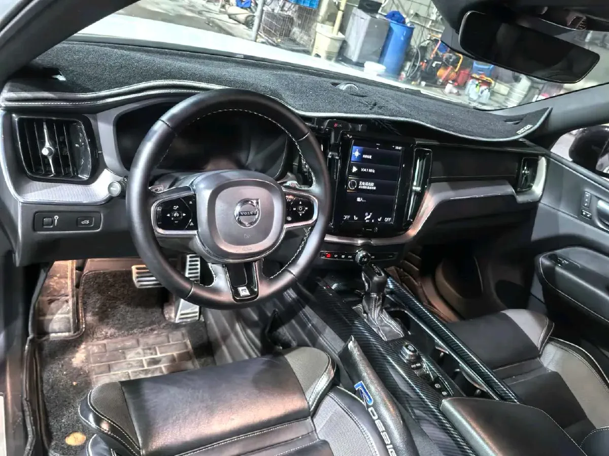 2020 Volvo XC60 2.0T 254HP L4 8AT,autocango,china used car exporter,china ev exporter,chinese used car exporter,chinese used ev exporter