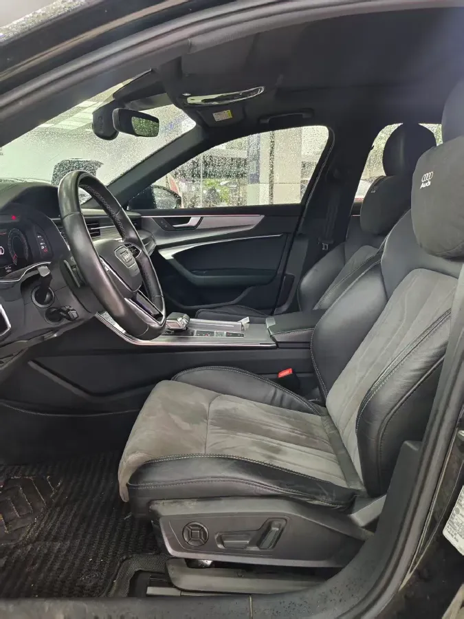 2021 Audi A6L 2.0T 190HP L4 7DCT,autocango,china used car exporter,china ev exporter,chinese used car exporter,chinese used ev exporter