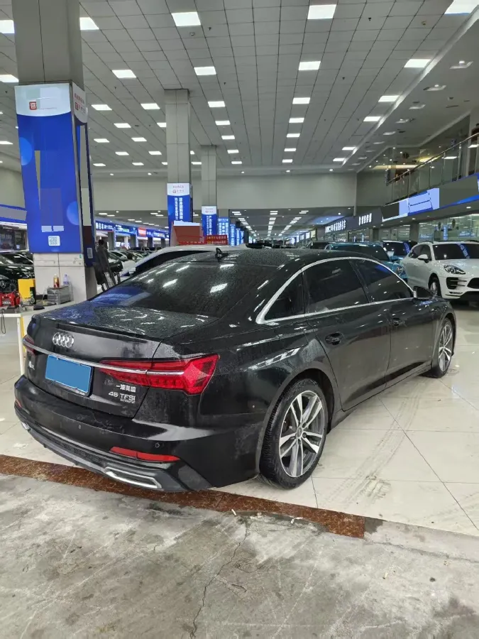 2021 Audi A6L 2.0T 190HP L4 7DCT,autocango,china used car exporter,china ev exporter,chinese used car exporter,chinese used ev exporter