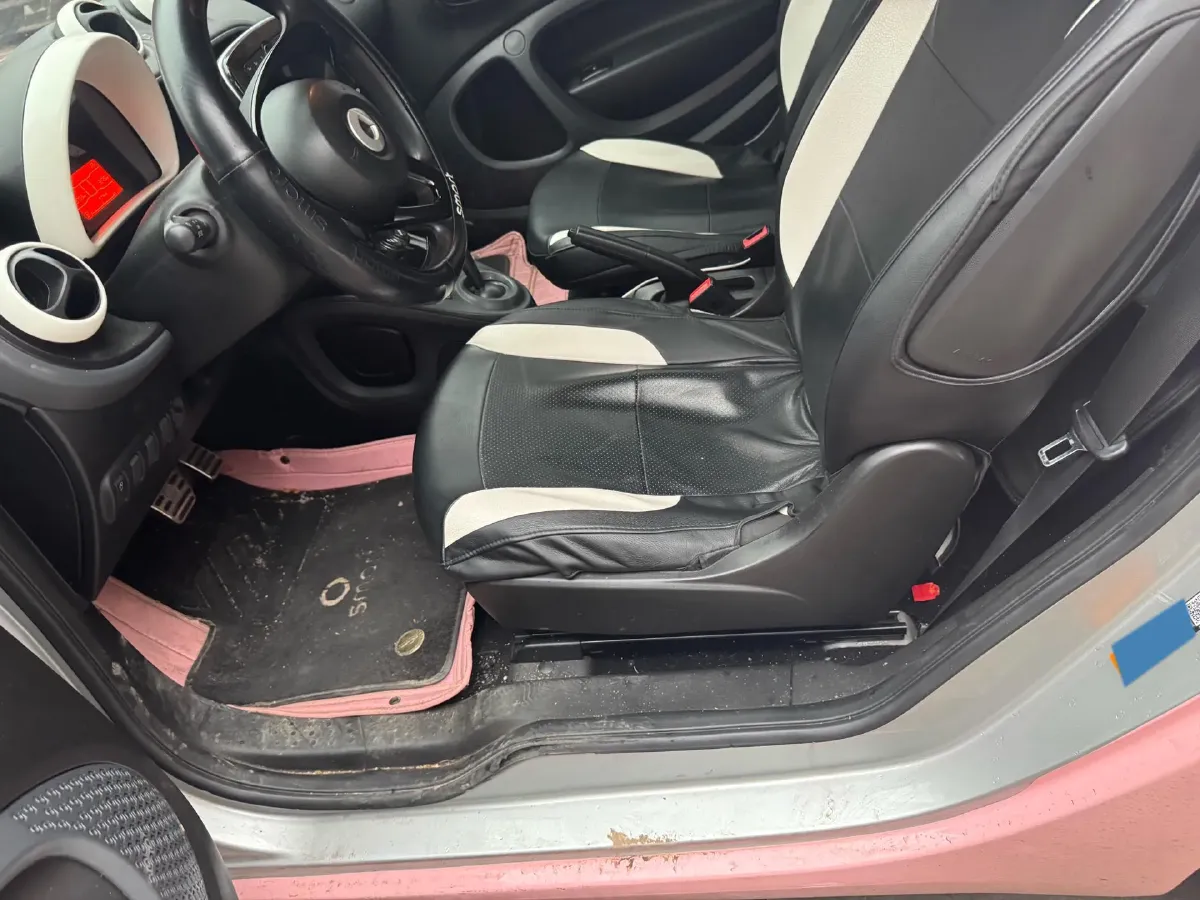 2017 Smart smart fortwo 1.0L 71HP L3 6DCT,autocango,china used car exporter,china ev exporter,chinese used car exporter,chinese used ev exporter