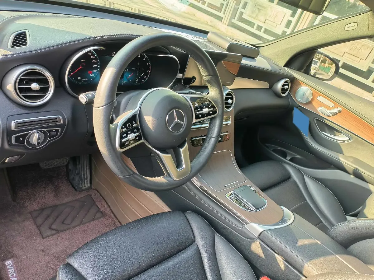 2021 Mercedes-Benz GLC Class 2.0T 258HP L4 9AT,autocango,china used car exporter,china ev exporter,chinese used car exporter,chinese used ev exporter
