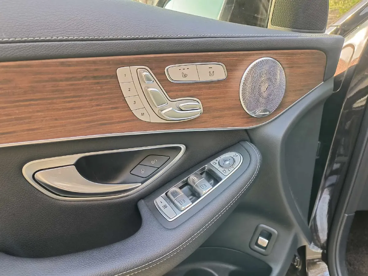 2021 Mercedes-Benz GLC Class 2.0T 258HP L4 9AT,autocango,china used car exporter,china ev exporter,chinese used car exporter,chinese used ev exporter