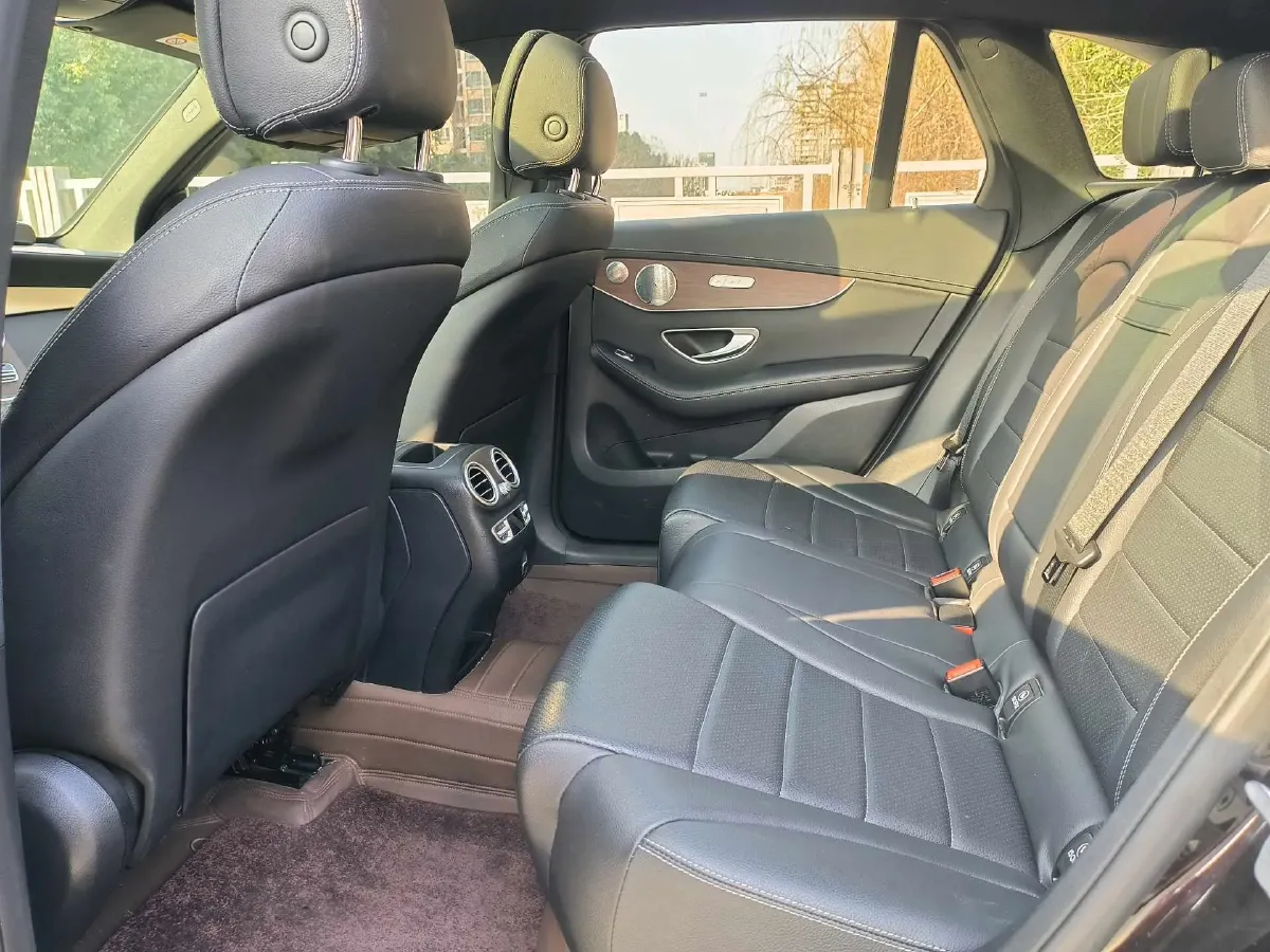 2021 Mercedes-Benz GLC Class 2.0T 258HP L4 9AT,autocango,china used car exporter,china ev exporter,chinese used car exporter,chinese used ev exporter