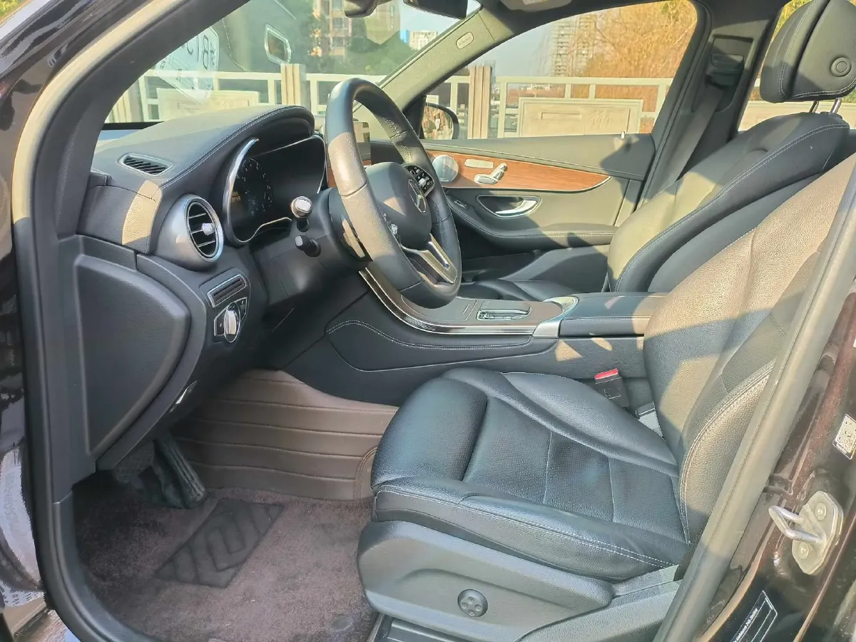 2021 Mercedes-Benz GLC Class 2.0T 258HP L4 9AT,autocango,china used car exporter,china ev exporter,chinese used car exporter,chinese used ev exporter