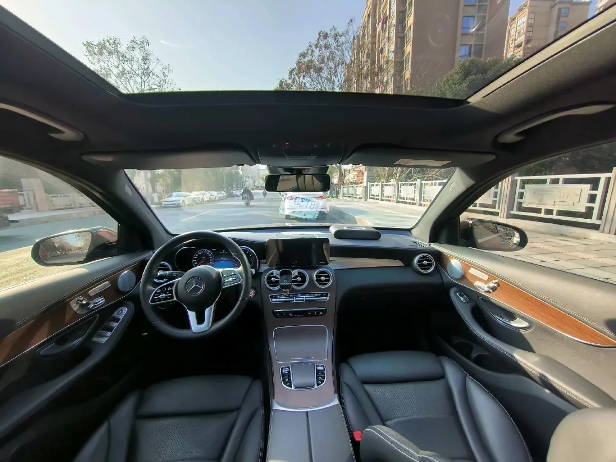2021 Mercedes-Benz GLC Class 2.0T 258HP L4 9AT,autocango,china used car exporter,china ev exporter,chinese used car exporter,chinese used ev exporter