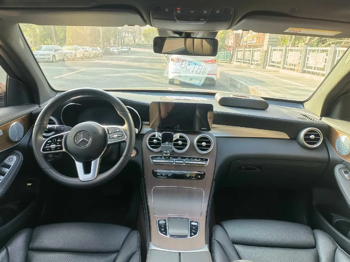 2021 Mercedes-Benz GLC Class 2.0T 258HP L4 9AT,autocango,china used car exporter,china ev exporter,chinese used car exporter,chinese used ev exporter
