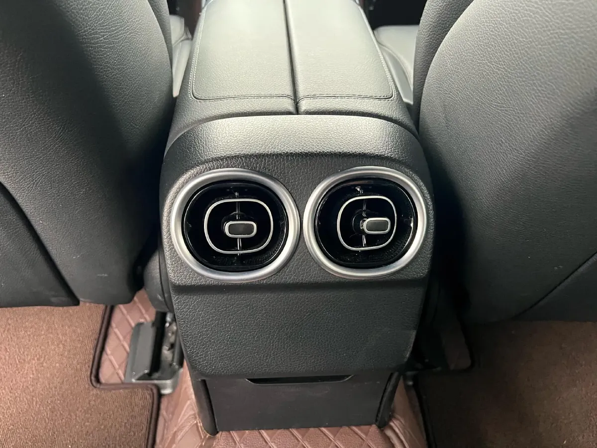 2022 Mercedes-Benz C Class 1.5T 170HP L4 9AT,autocango,china used car exporter,china ev exporter,chinese used car exporter,chinese used ev exporter