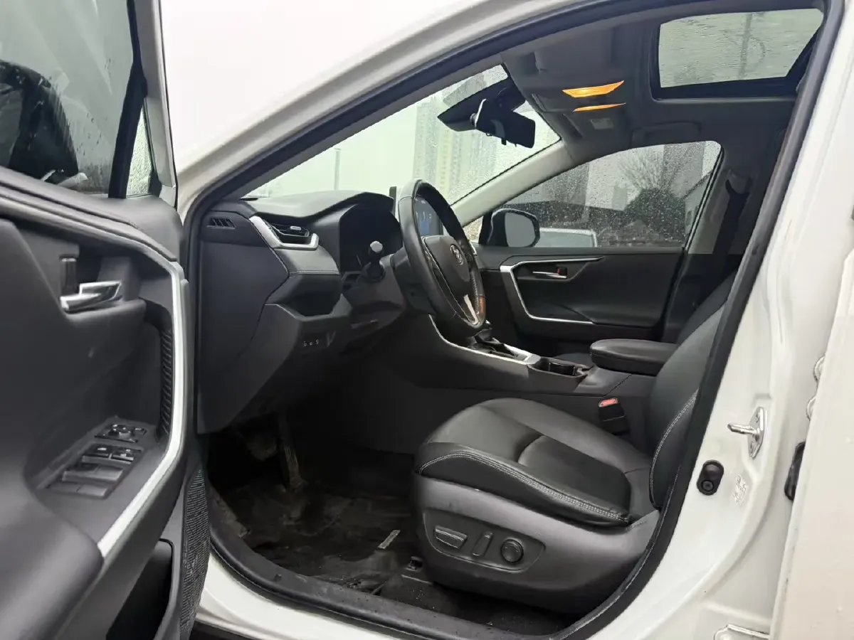 2020 Toyota RAV4 2.0L 171HP L4 CVT,autocango,china used car exporter,china ev exporter,chinese used car exporter,chinese used ev exporter