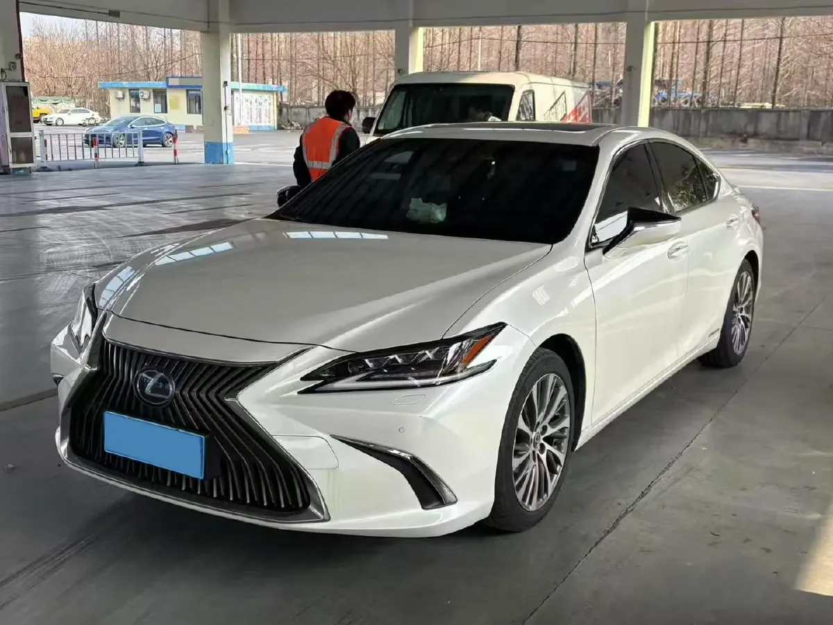 2021 Lexus ES 2.5L 178HP L4 E-CVT Hybrid,autocango,china used car exporter,china ev exporter,chinese used car exporter,chinese used ev exporter