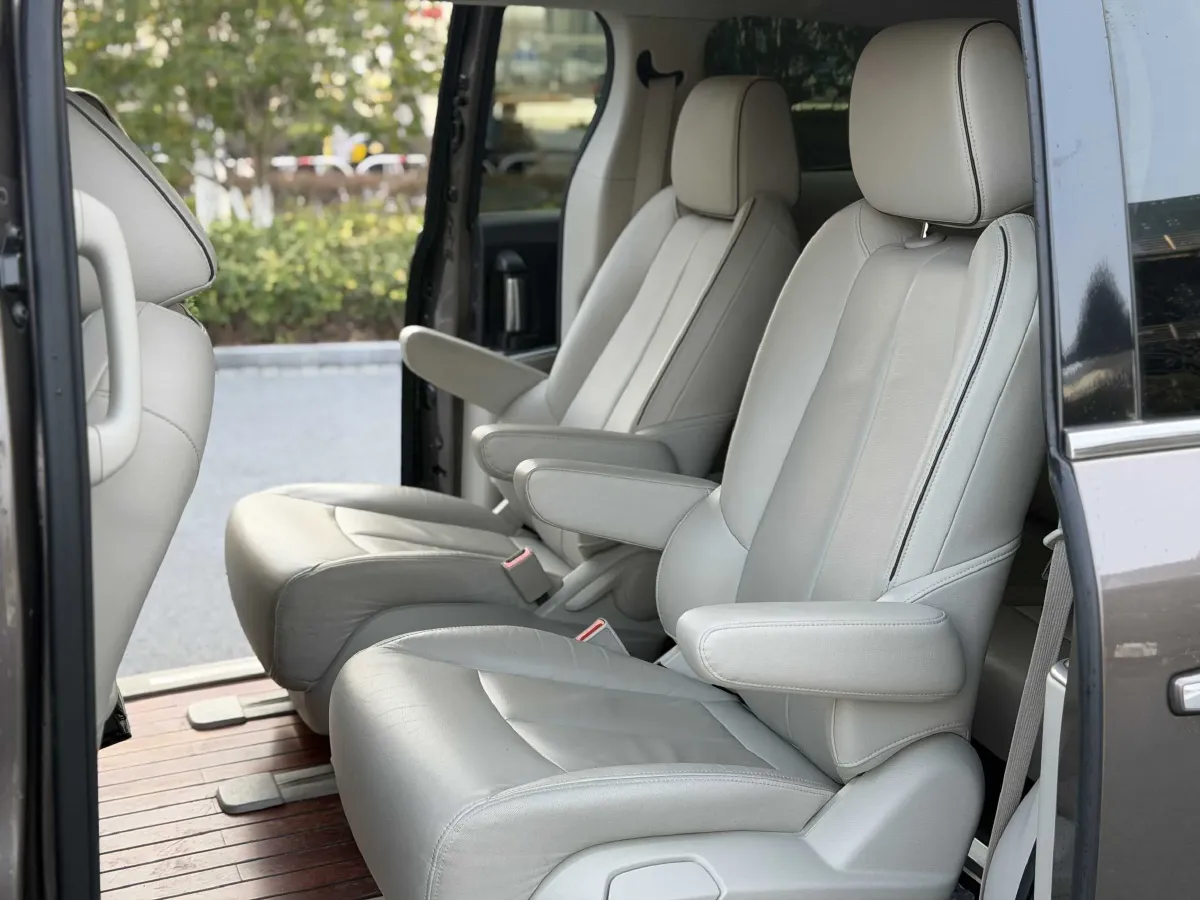 2021 Buick GL8 2.0T 237HP L4 9AT,autocango,china used car exporter,china ev exporter,chinese used car exporter,chinese used ev exporter