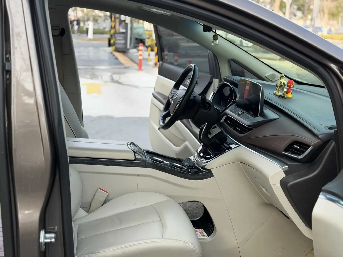 2021 Buick GL8 2.0T 237HP L4 9AT,autocango,china used car exporter,china ev exporter,chinese used car exporter,chinese used ev exporter