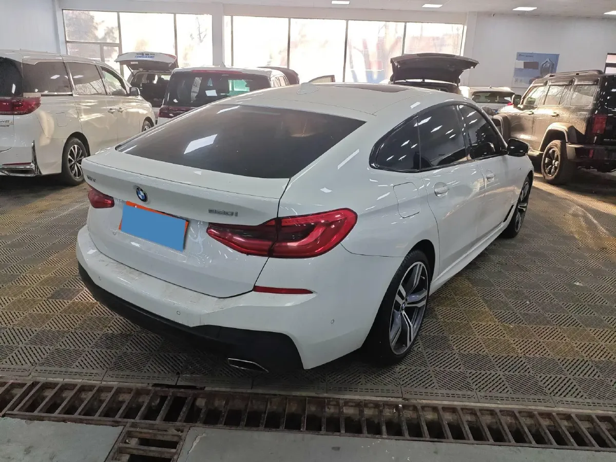 2021 BMW 6 Series GT 2.0T 258HP L4 8AT,autocango,china used car exporter,china ev exporter,chinese used car exporter,chinese used ev exporter