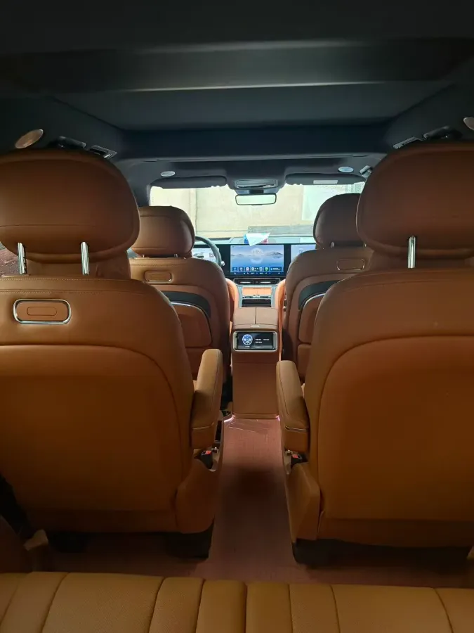 2025 AITO AITO M9 REEV 160HP REEV 52KWH,autocango,china used car exporter,china ev exporter,chinese used car exporter,chinese used ev exporter