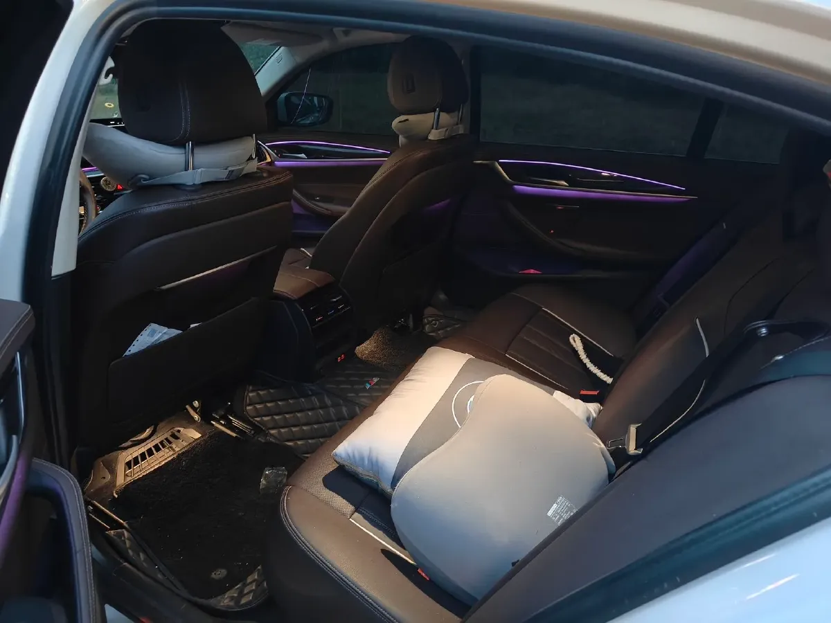 2022 BMW 5 Series 2.0T 184HP L4 8AT,autocango,china used car exporter,china ev exporter,chinese used car exporter,chinese used ev exporter