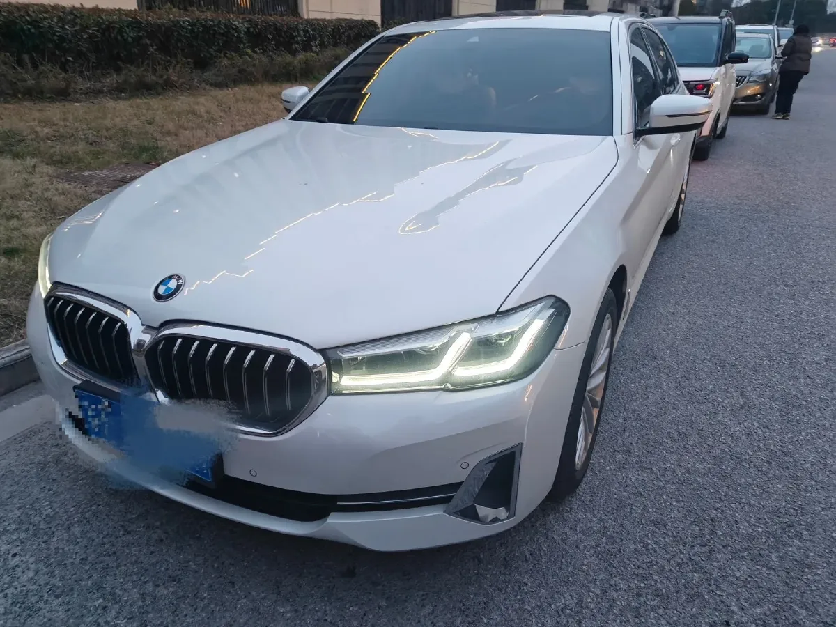 2022 BMW 5 Series 2.0T 184HP L4 8AT,autocango,china used car exporter,china ev exporter,chinese used car exporter,chinese used ev exporter