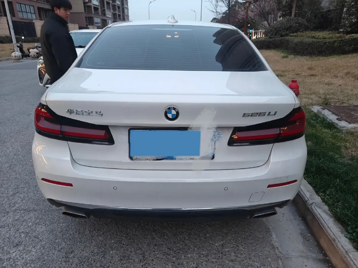 2022 BMW 5 Series 2.0T 184HP L4 8AT,autocango,china used car exporter,china ev exporter,chinese used car exporter,chinese used ev exporter