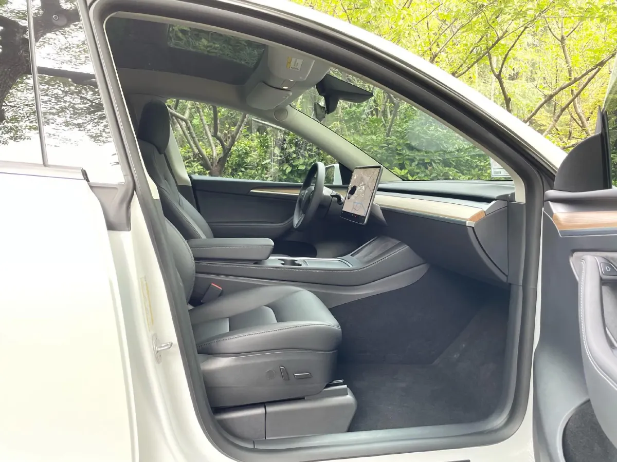 2022 Tesla Model Y BEV 60KWH,autocango,china used car exporter,china ev exporter,chinese used car exporter,chinese used ev exporter