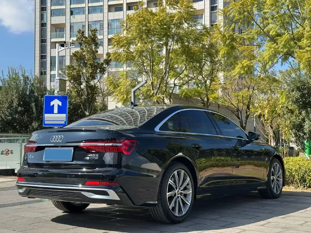 2024 Audi A6L 2.0T 245HP L4 7DCT,autocango,china used car exporter,china ev exporter,chinese used car exporter,chinese used ev exporter
