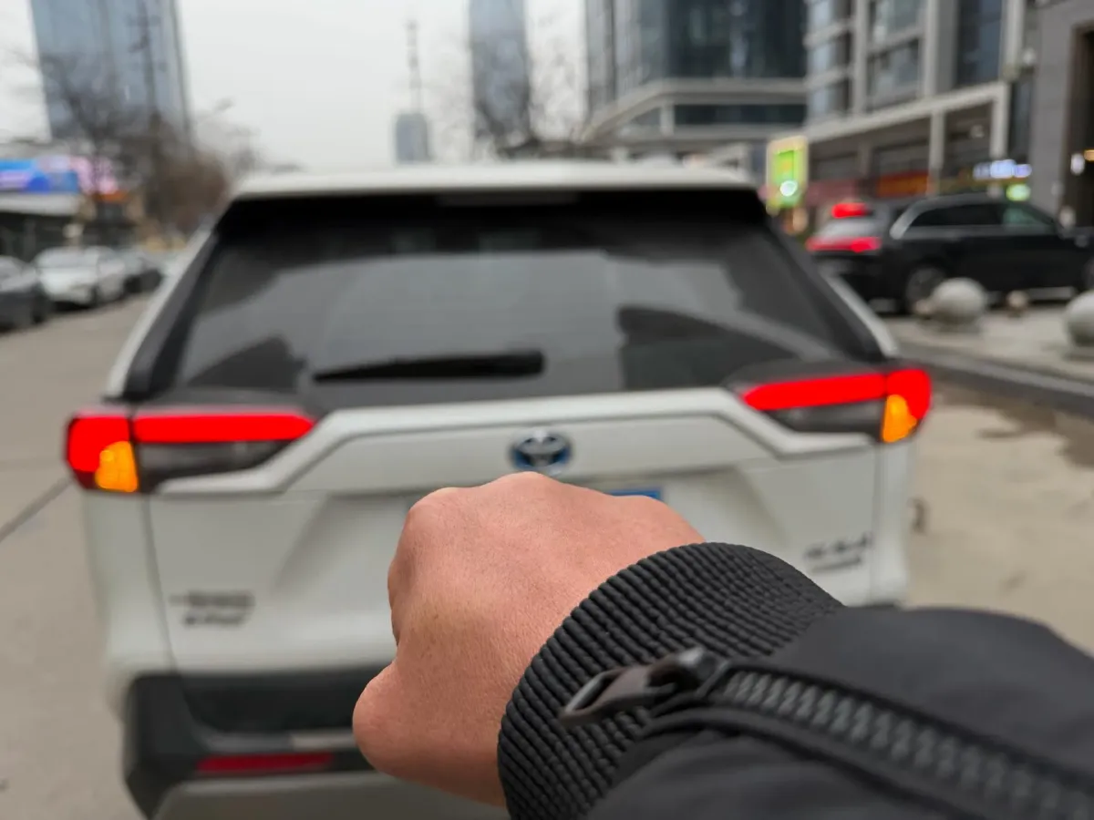 2023 Toyota RAV4 2.5L 178HP L4 E-CVT Hybrid,autocango,china used car exporter,china ev exporter,chinese used car exporter,chinese used ev exporter