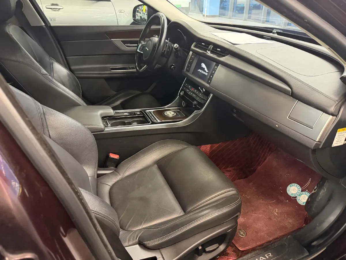 2018 Jaguar XFL 2.0T 200HP L4 8AT,autocango,china used car exporter,china ev exporter,chinese used car exporter,chinese used ev exporter