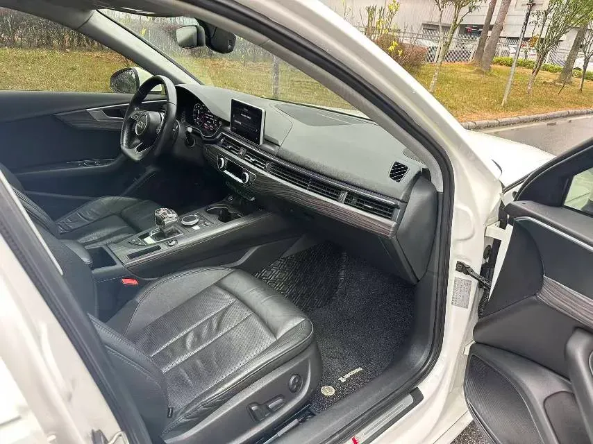 2019 Audi A4L 2.0T 190HP L4 7DCT,autocango,china used car exporter,china ev exporter,chinese used car exporter,chinese used ev exporter