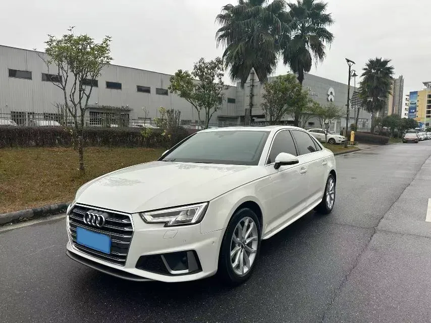 2019 Audi A4L 2.0T 190HP L4 7DCT,autocango,china used car exporter,china ev exporter,chinese used car exporter,chinese used ev exporter