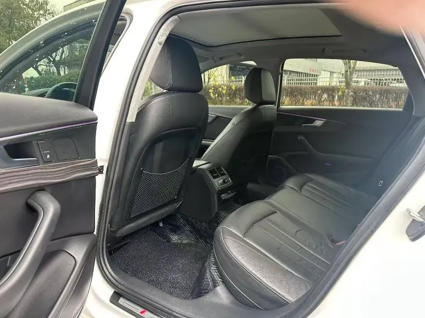 2019 Audi A4L 2.0T 190HP L4 7DCT,autocango,china used car exporter,china ev exporter,chinese used car exporter,chinese used ev exporter