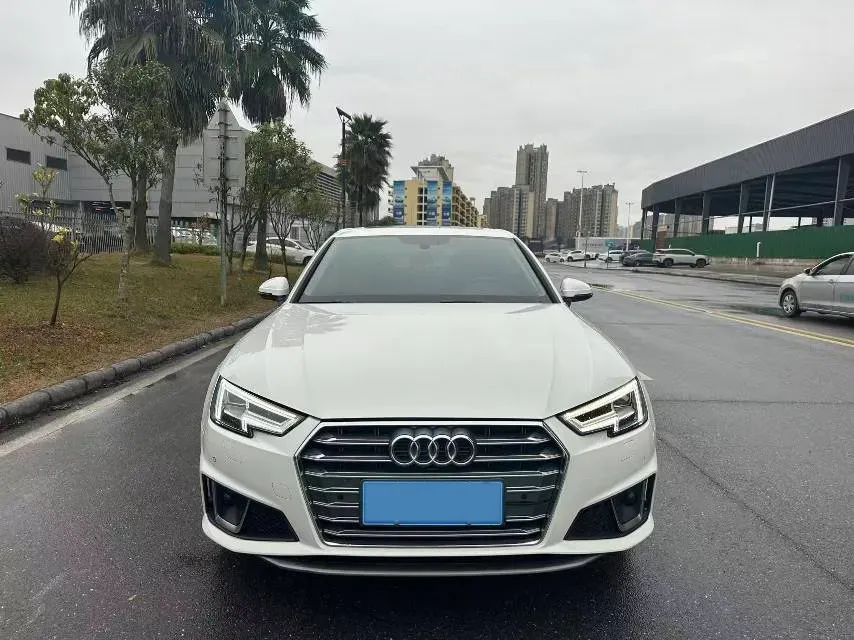 2019 Audi A4L 2.0T 190HP L4 7DCT,autocango,china used car exporter,china ev exporter,chinese used car exporter,chinese used ev exporter