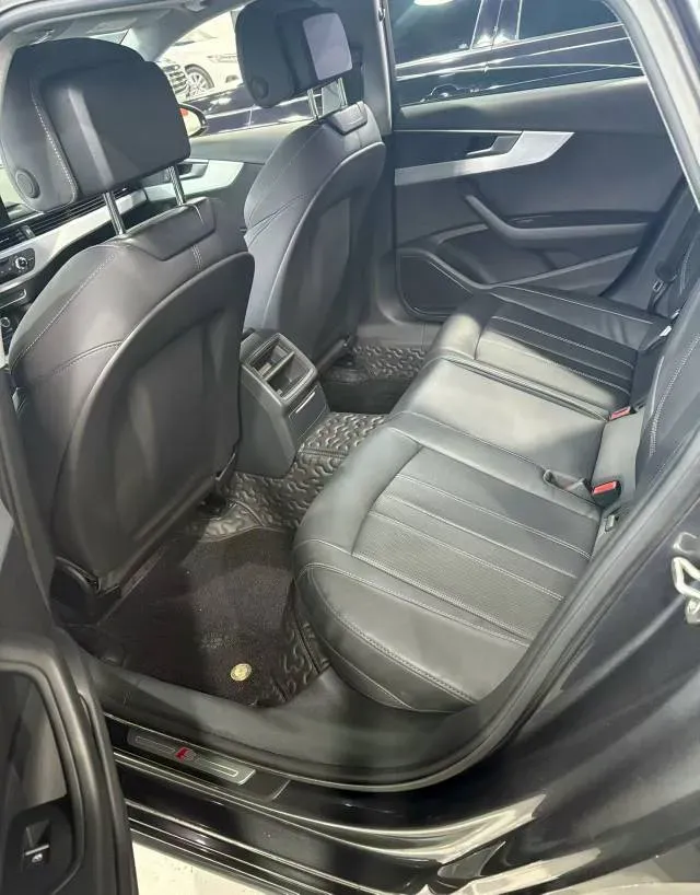 2020 Audi A4L 2.0T 190HP L4 7DCT,autocango,china used car exporter,china ev exporter,chinese used car exporter,chinese used ev exporter