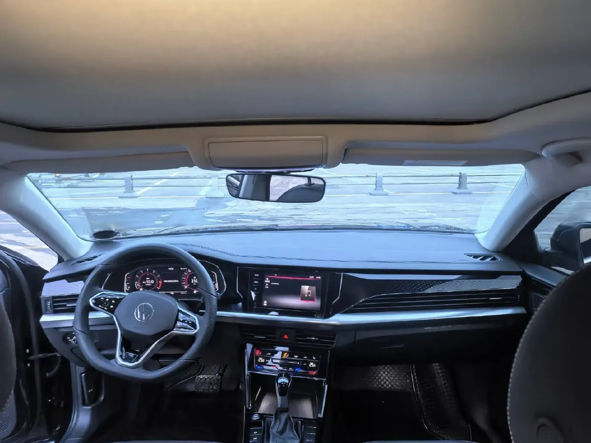 2023 Volkswagen Passat 2.0T 186HP L4 7DCT,autocango,china used car exporter,china ev exporter,chinese used car exporter,chinese used ev exporter