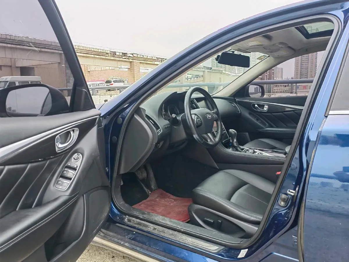 2016 Infiniti Q50L 2.0T 211HP L4 7AT,autocango,china used car exporter,china ev exporter,chinese used car exporter,chinese used ev exporter