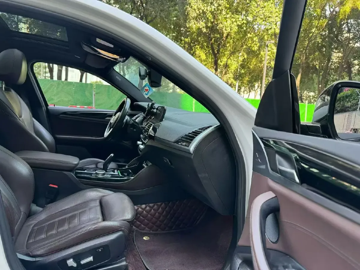 2020 BMW X4 2.0T 184HP L4 8AT,autocango,china used car exporter,china ev exporter,chinese used car exporter,chinese used ev exporter