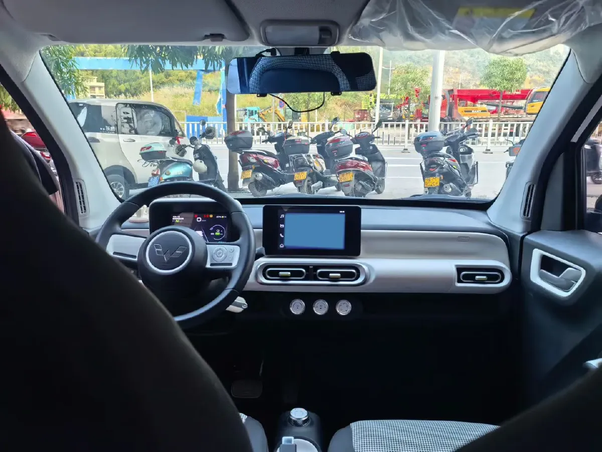 2024 WuLing HongGuang MINI EV BEV 17.3KWH,autocango,china used car exporter,china ev exporter,chinese used car exporter,chinese used ev exporter