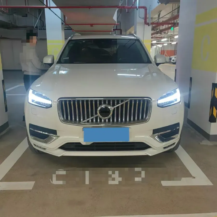 2020 Volvo XC90 2.0T 320HP L4 8AT,autocango,china used car exporter,china ev exporter,chinese used car exporter,chinese used ev exporter