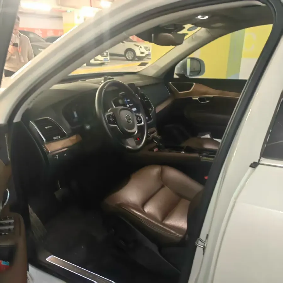 2020 Volvo XC90 2.0T 320HP L4 8AT,autocango,china used car exporter,china ev exporter,chinese used car exporter,chinese used ev exporter