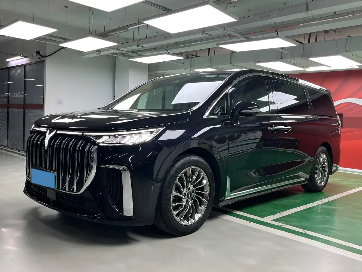 2022 Voyah Dream 1.5T 136HP L4 PHEV 25.57KWH,autocango,china used car exporter,china ev exporter,chinese used car exporter,chinese used ev exporter