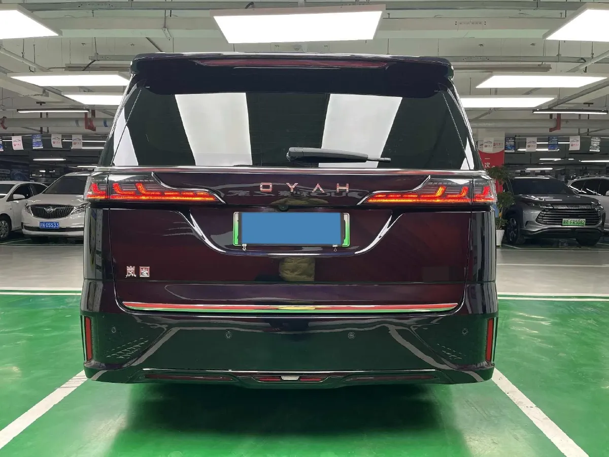 2022 Voyah Dream 1.5T 136HP L4 PHEV 25.57KWH,autocango,china used car exporter,china ev exporter,chinese used car exporter,chinese used ev exporter