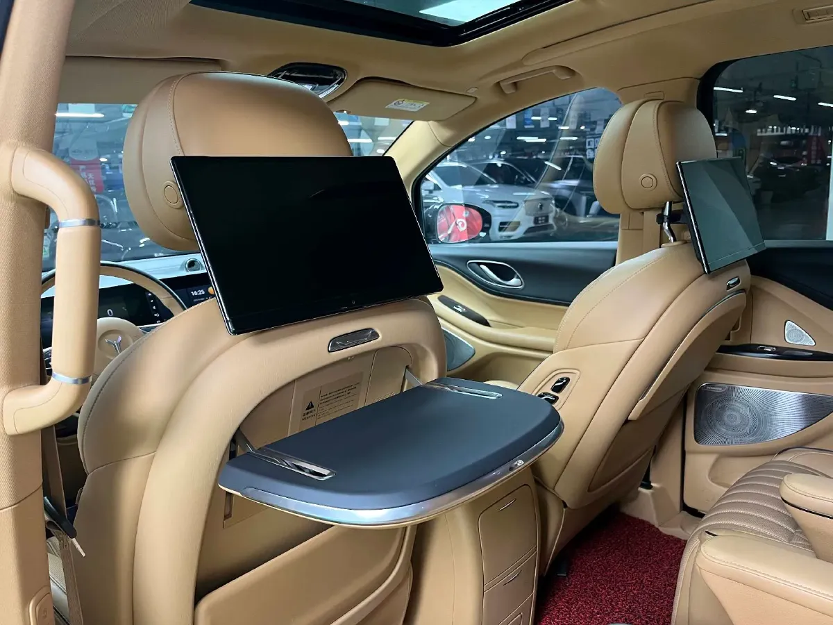 2022 Voyah Dream 1.5T 136HP L4 PHEV 25.57KWH,autocango,china used car exporter,china ev exporter,chinese used car exporter,chinese used ev exporter