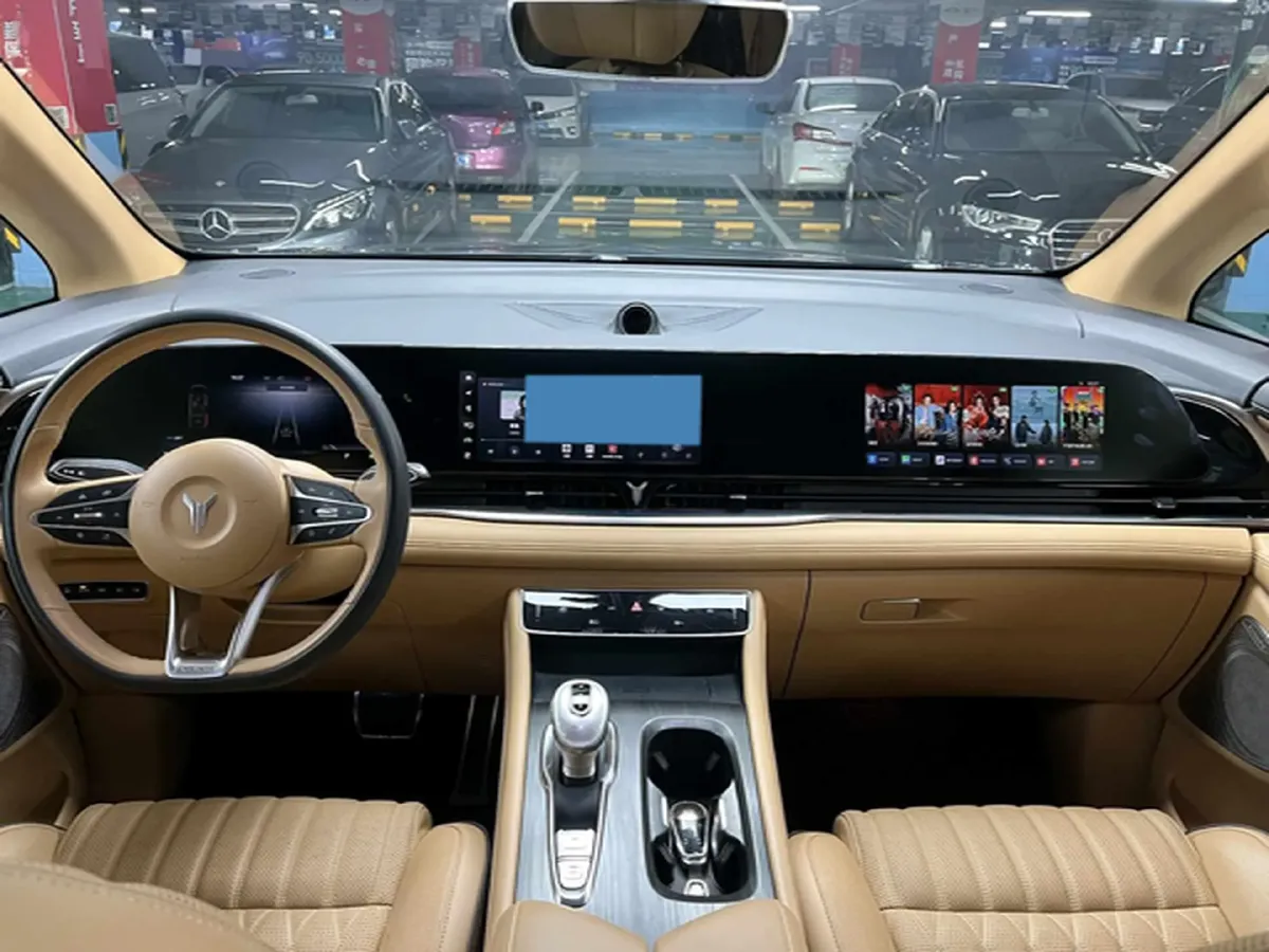 2022 Voyah Dream 1.5T 136HP L4 PHEV 25.57KWH,autocango,china used car exporter,china ev exporter,chinese used car exporter,chinese used ev exporter