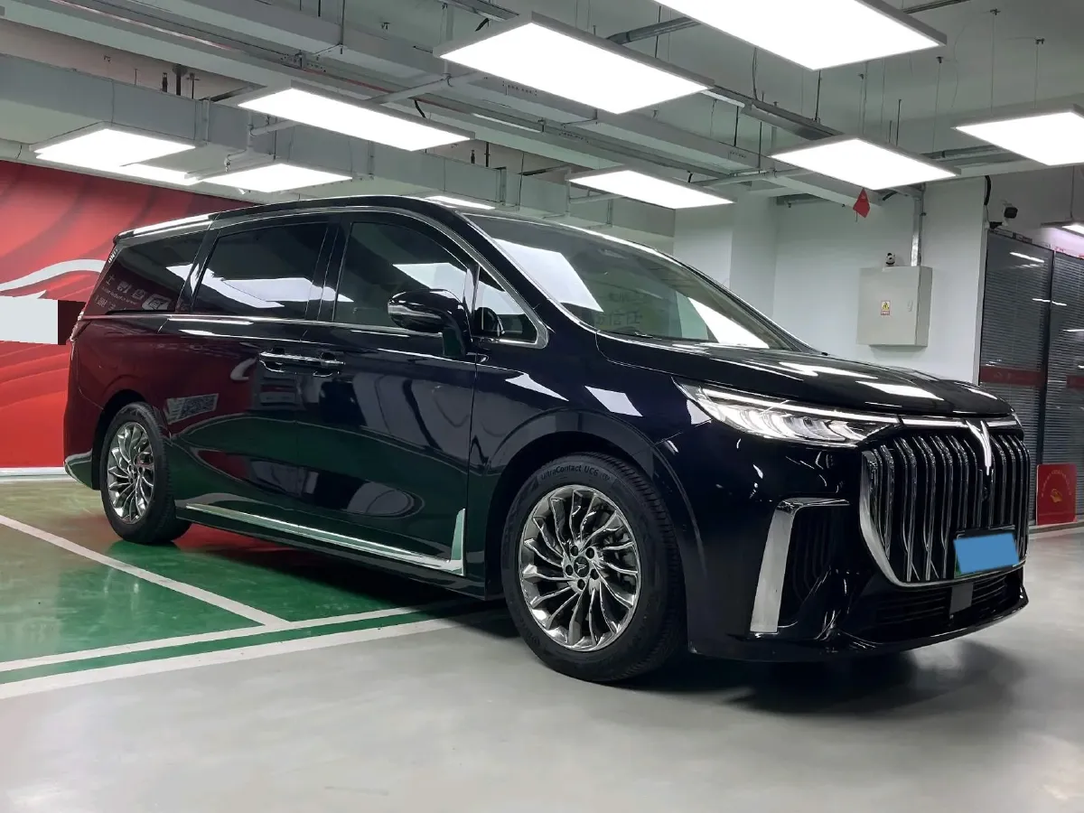 2022 Voyah Dream 1.5T 136HP L4 PHEV 25.57KWH,autocango,china used car exporter,china ev exporter,chinese used car exporter,chinese used ev exporter